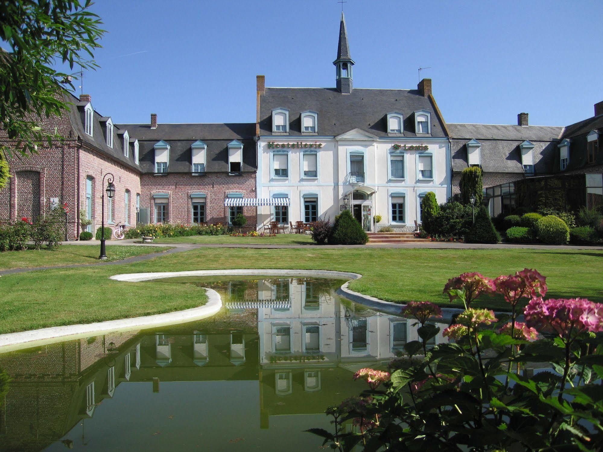 Logis Hostellerie Saint Louis Bollezeele Extérieur photo